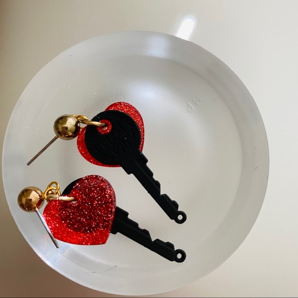 Earrings - Picture 7 of 16